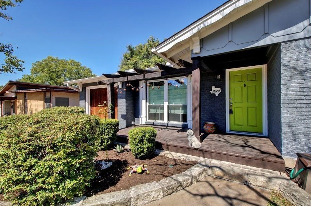 1806 Duke Ave, Austin TX  78757-1320 exterior