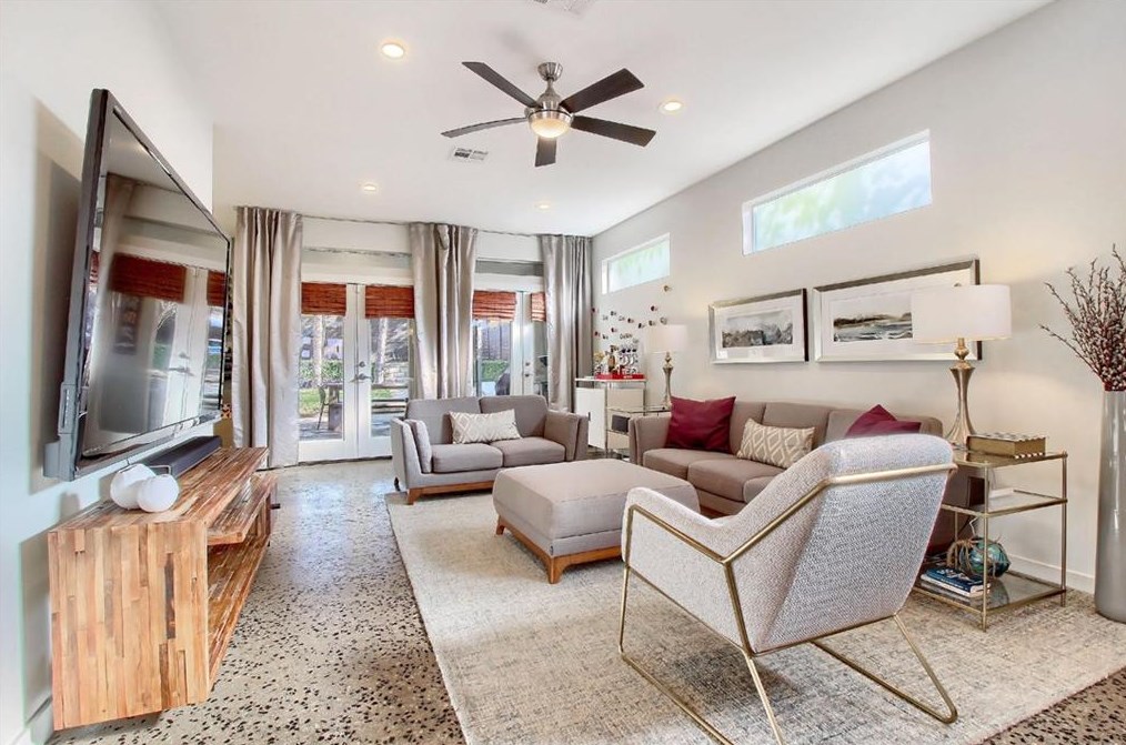 1127 Salina St, Austin TX  78702-2729 exterior