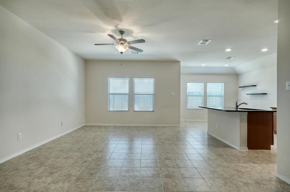 460 Druse Ln, Jarrell, TX 76537