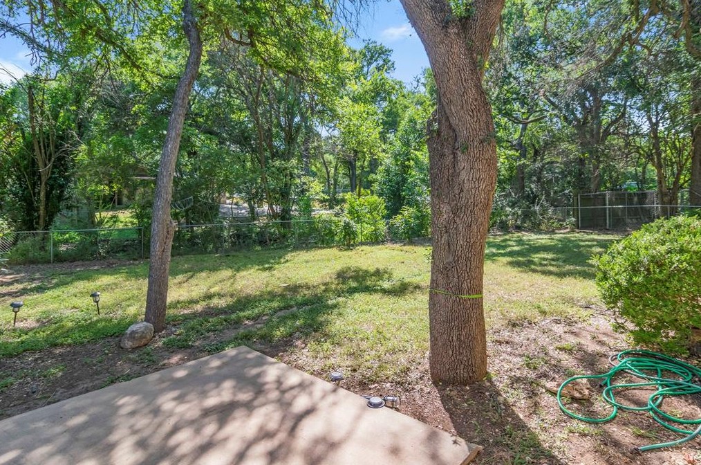 1506 Aquifer Cv, Austin TX  78746-6701 exterior