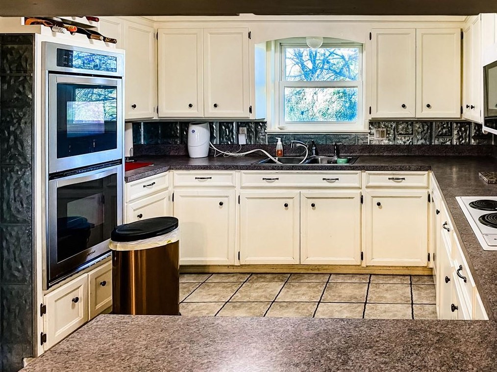 217 Trinidad St, Inks Lake Village, TX 78609