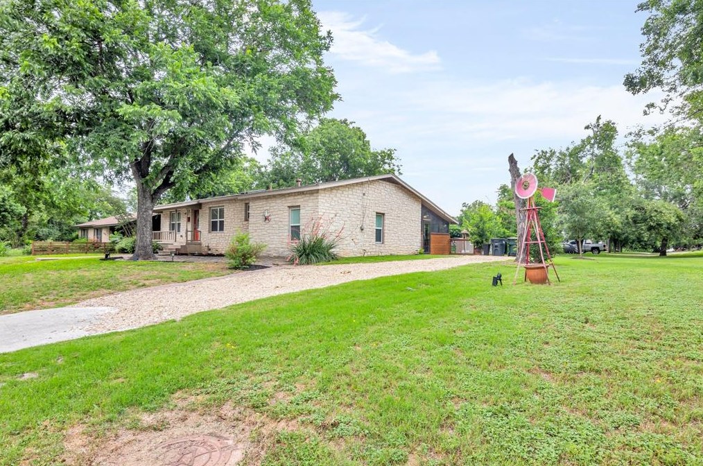 202 18th St, Georgetown, TX 78626-7903