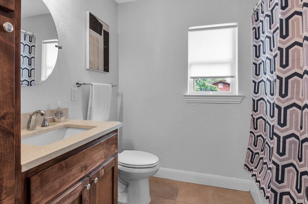 202 18 St, Georgetown TX 78626-8002 exterior