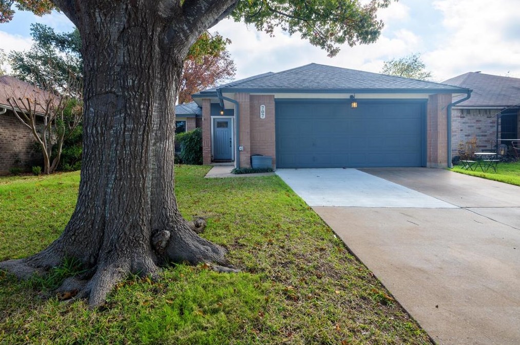 707 Clearwater Trail, Round Rock, TX 78664