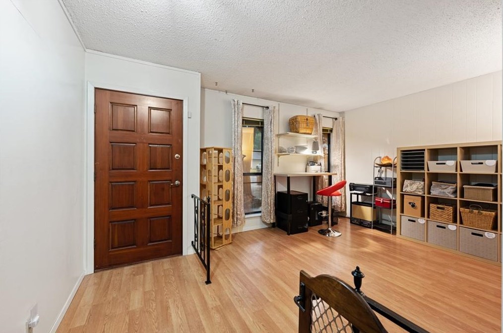 7002 Whispering Oaks Dr, Austin, TX 78745-5234