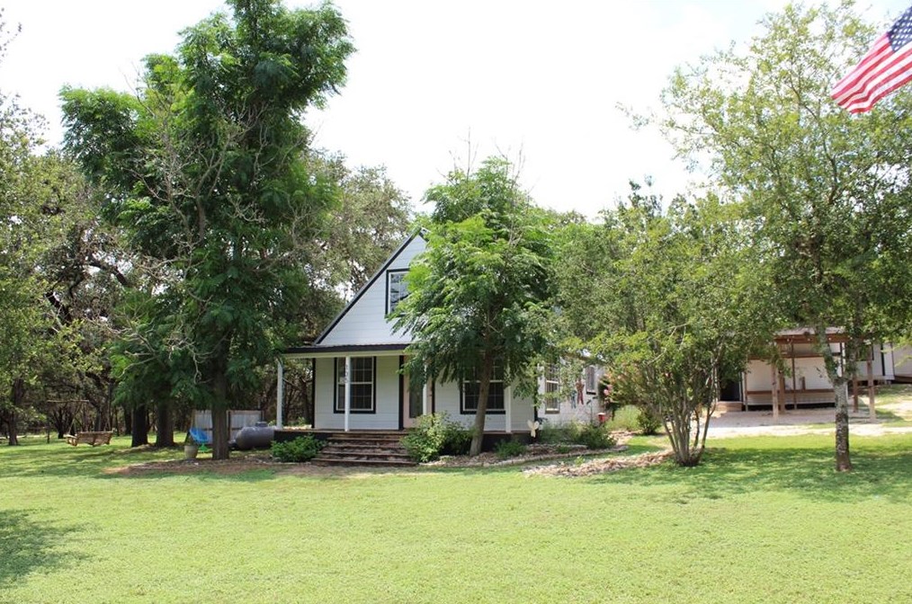 135 Panther Xing, Woodcreek, TX 78676