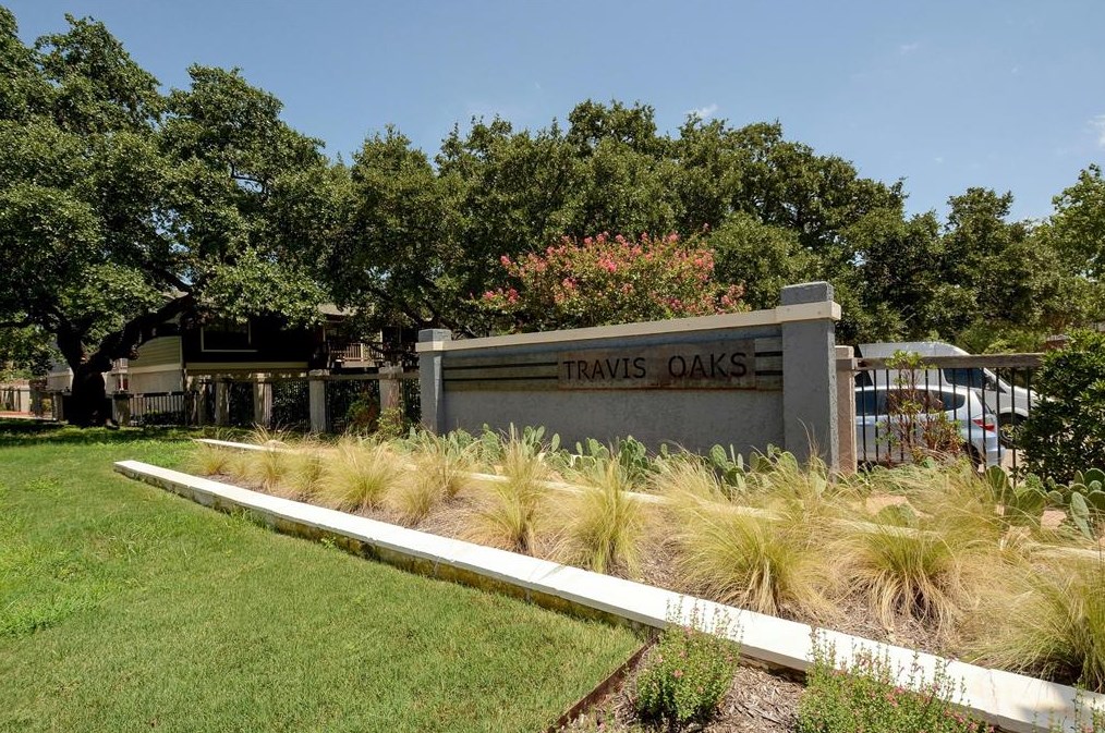 2215 Post Rd, Austin TX 78704-4320 exterior