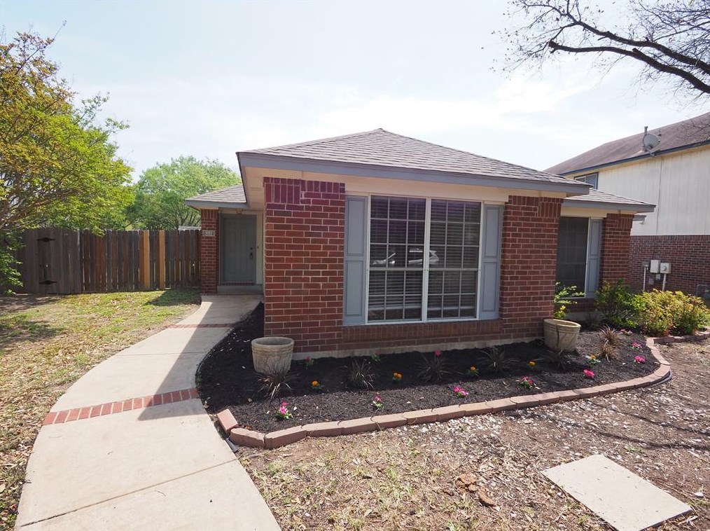 881 Picadilly Dr, Pflugerville, TX 78660-1713