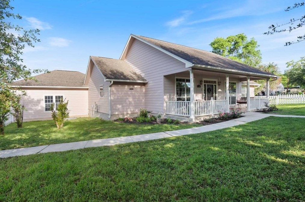 738 Severn Dr, Seguin, TX 78155