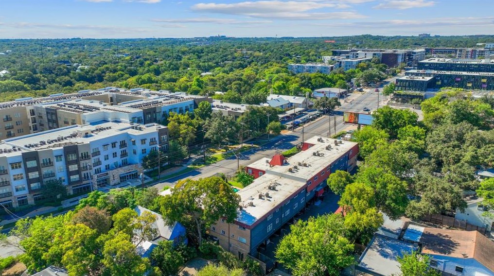 900 Lamar Blvd, Austin TX  78704-1512 exterior