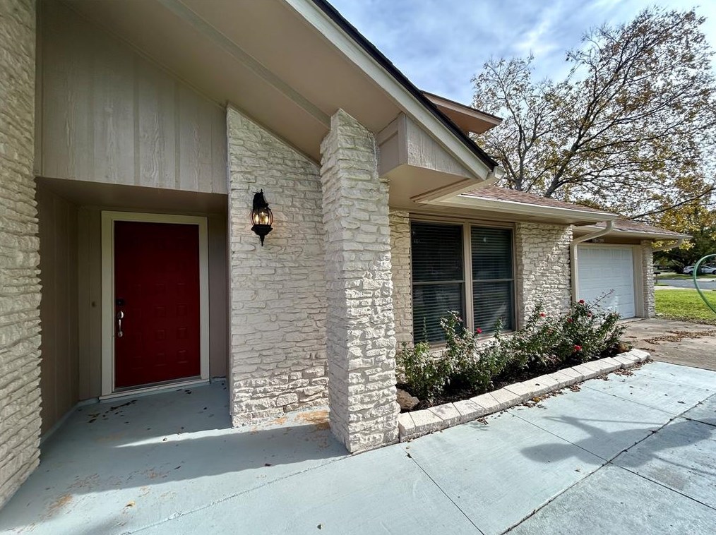 12501 Gristmill Cv, Austin TX  78750-1116 exterior