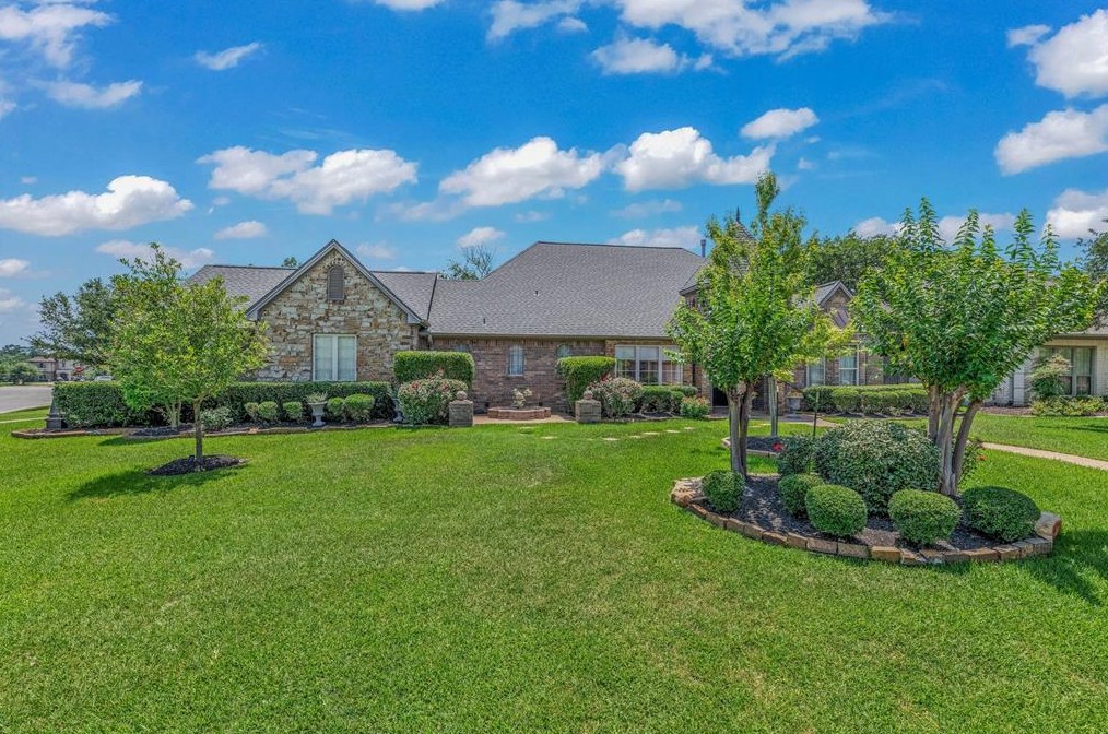 822 Plum Hollow Dr, College Station, TX 77845