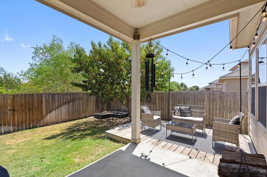 248 Chickadee Ln, Leander, TX 78641-2704