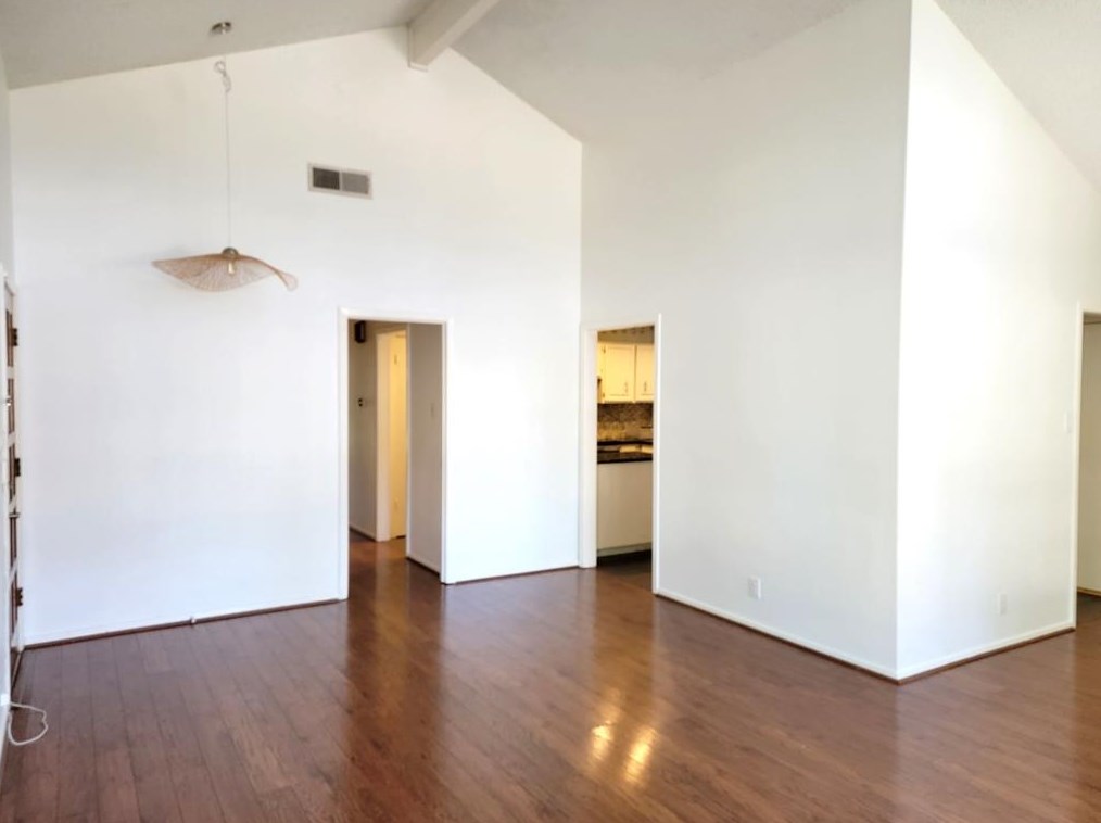 10500 Mourning Dove Dr, Austin TX  78750-2048 exterior