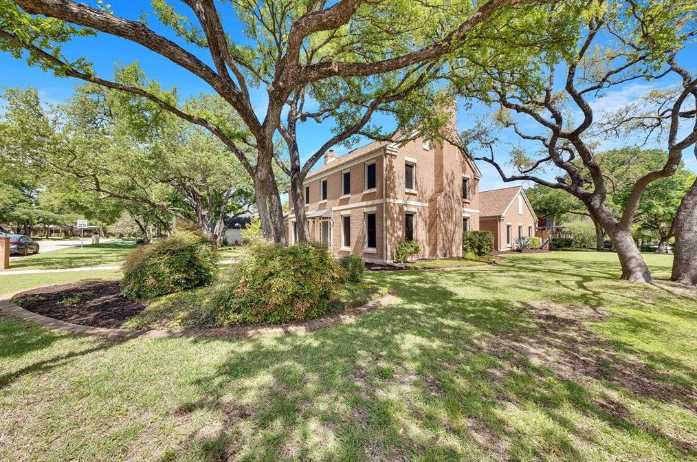 911 Ridgewood Rd, Austin, TX 78746