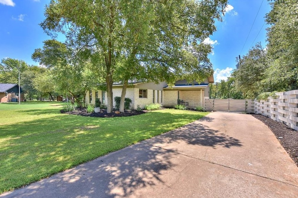 906 Brushy Bend Dr, Round Rock, TX 78681-1401