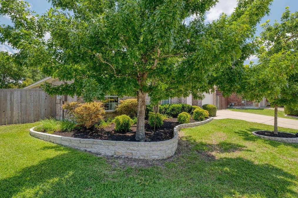 13720 Field Spar Dr, Webberville, TX 78653-3880