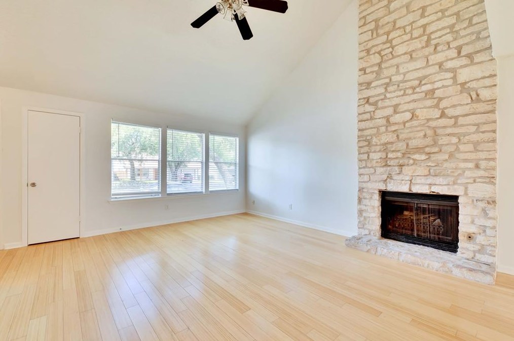 9731 Meadowheath Dr, Austin TX  78729-2765 exterior
