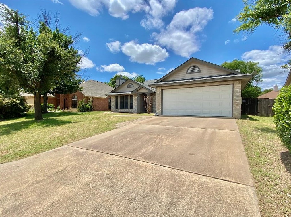 611 Clear Spring Ln, Leander TX  78641-7931 exterior