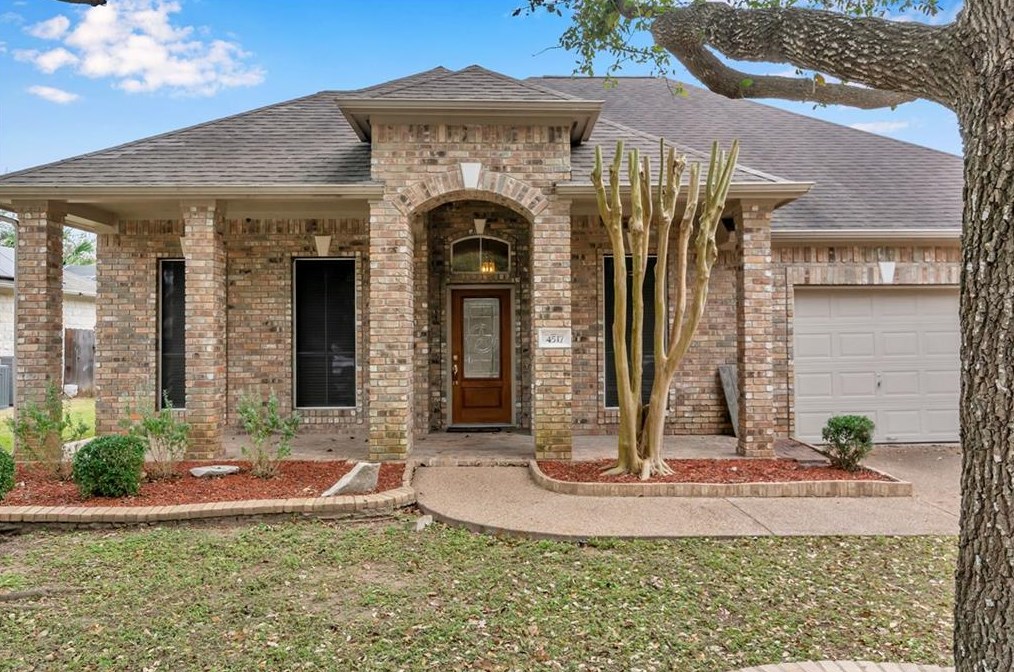 4517 Grand Cypress Dr, Austin TX  78747-1329 exterior