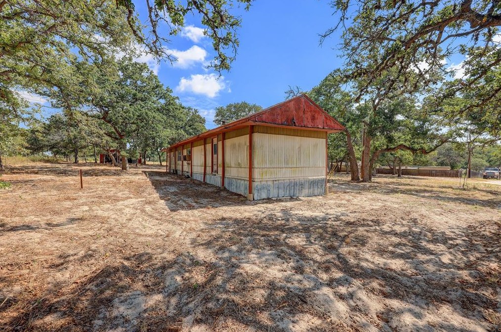 164 Leaning Oaks Cir, Seguin, TX 78155