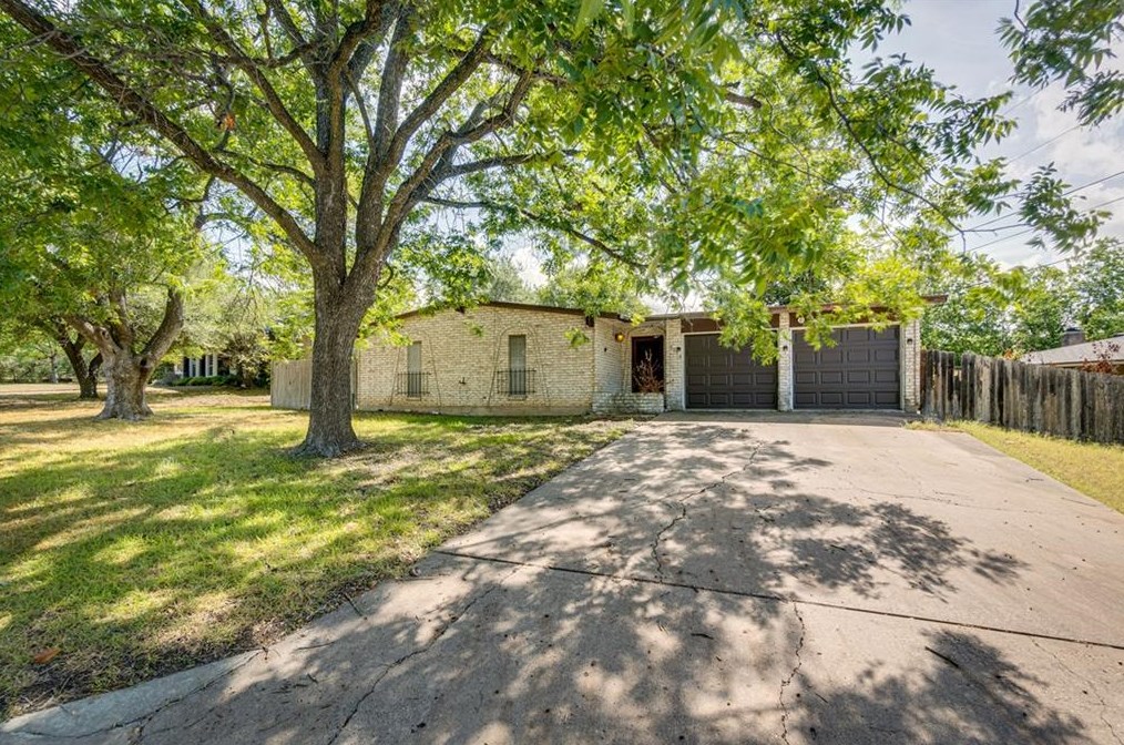 7305 Marywood Cir, Austin, TX 78723-1530