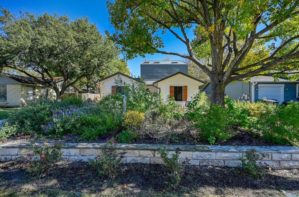 7311 Grover Ave, Austin TX  78757-1911 exterior