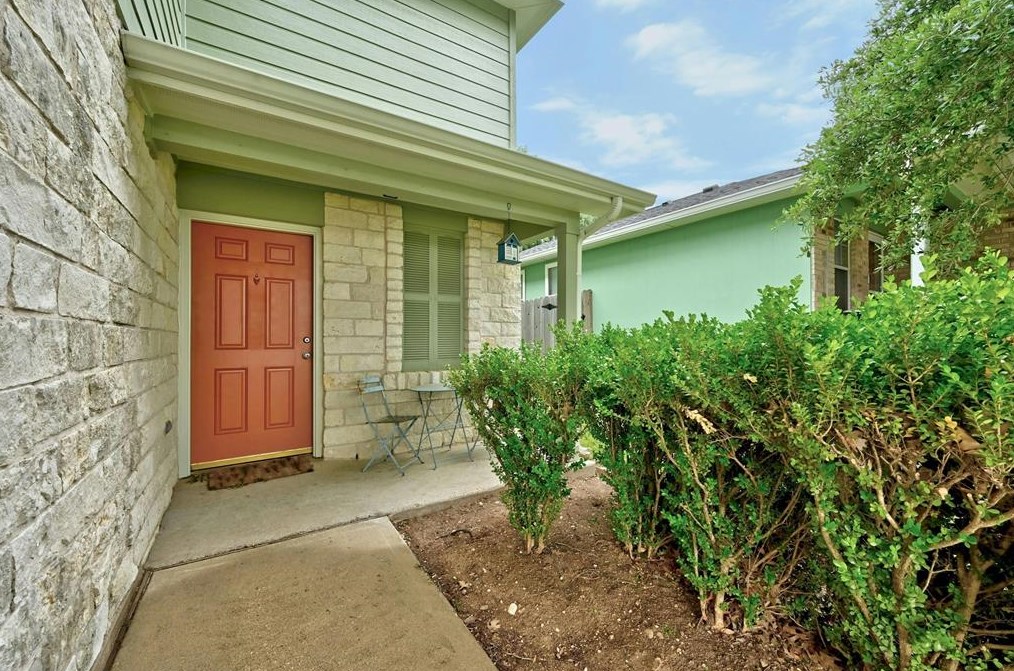 8505 Davis Oaks Trl, Austin TX  78748-6582 exterior