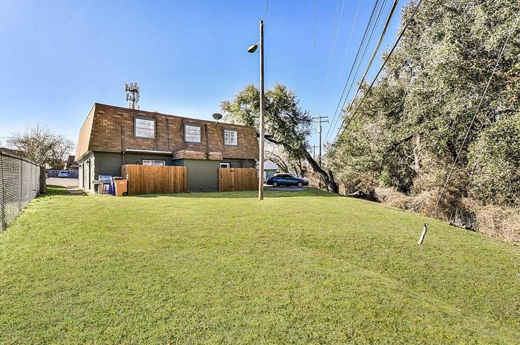 2202 Mission Hill Cir, Austin, TX 78741-7135