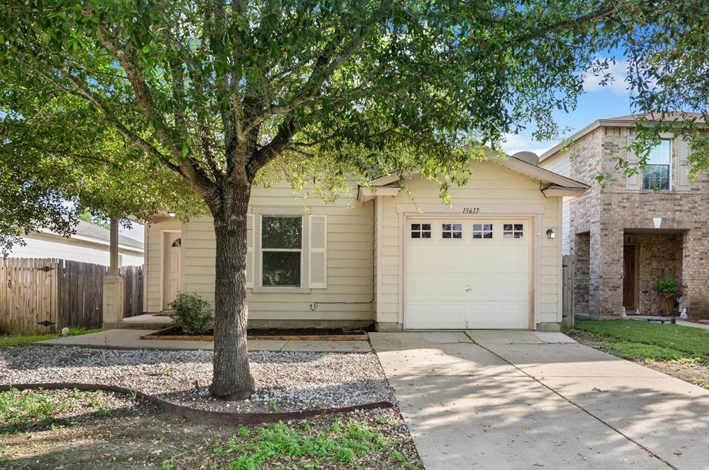 13617 Sea Biscuit Dr, Del Valle, TX 78617