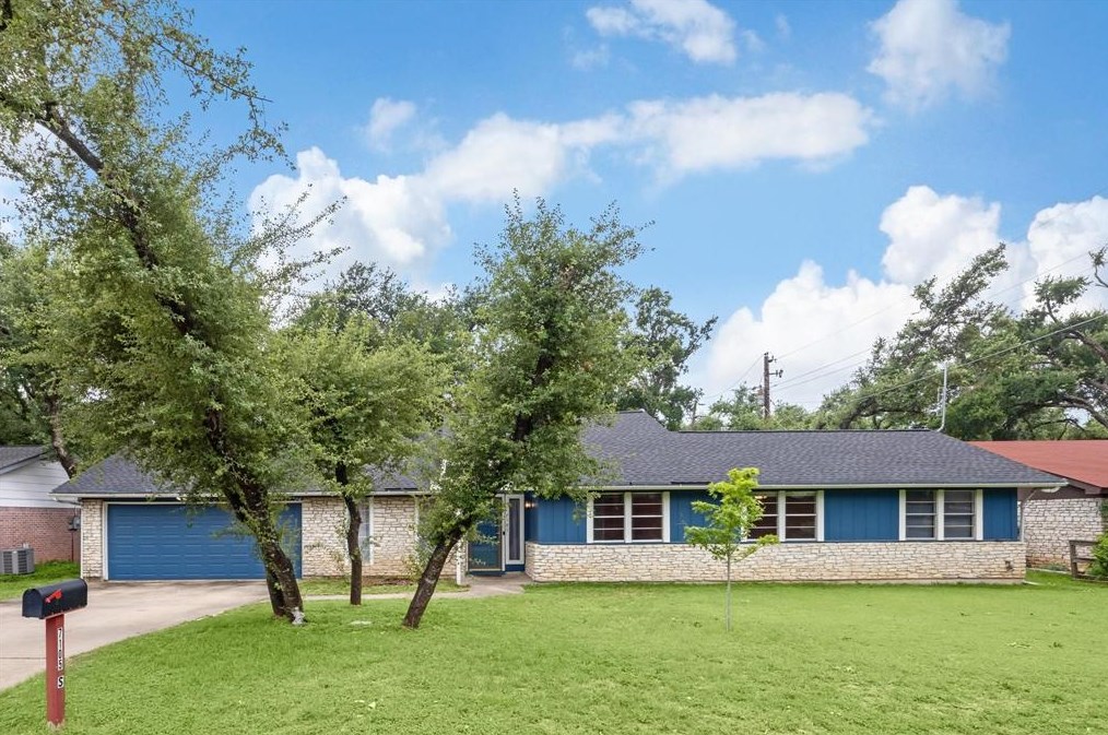 7105 Sioux Trl, Austin, TX 78729-7736