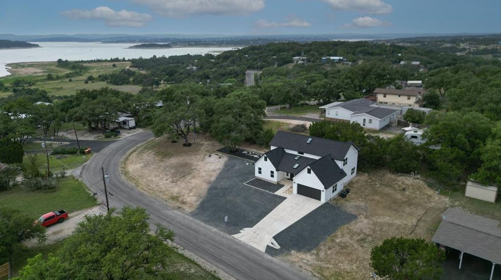 1090 Arcadia Dr, New Braunfels, TX 78133-2709