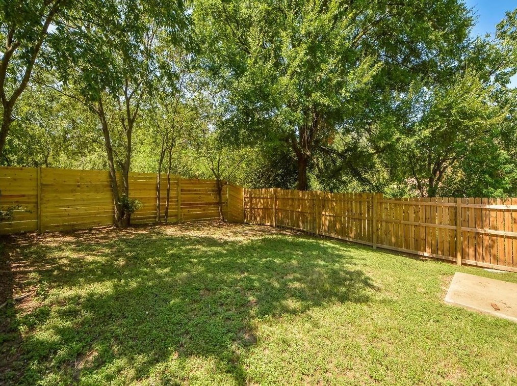 1715 Taylor Gaines St, Austin TX  78741-2530 exterior