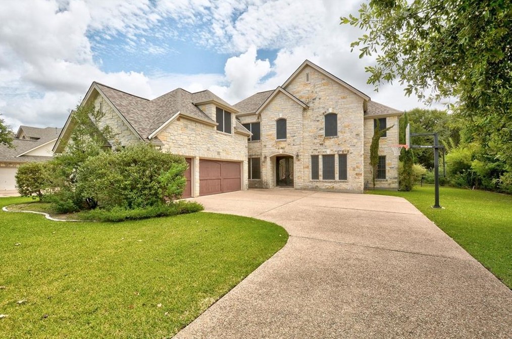 40 Lovegrass Ln, Austin, TX 78745
