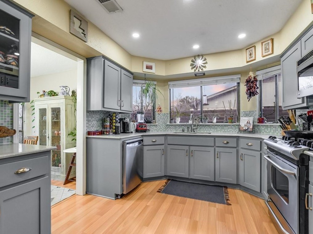 7306 Inspiration Dr, Austin TX  78724-3335 exterior