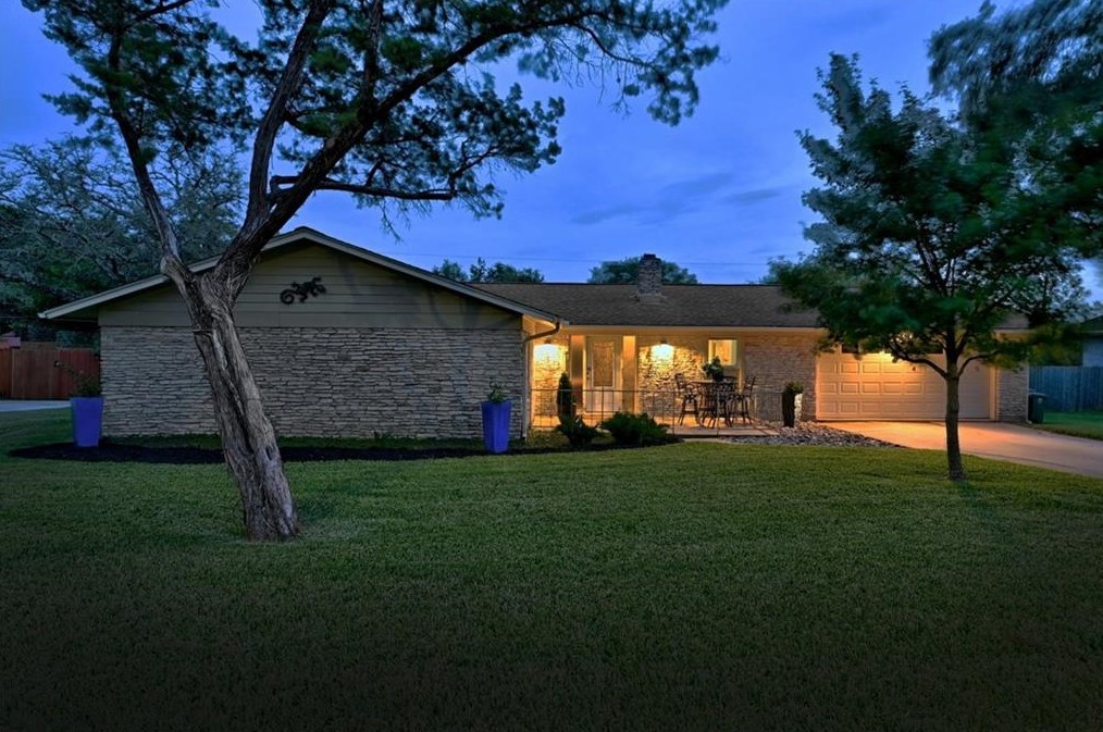 4905 Saddle Dr, Austin, TX 78727-6730