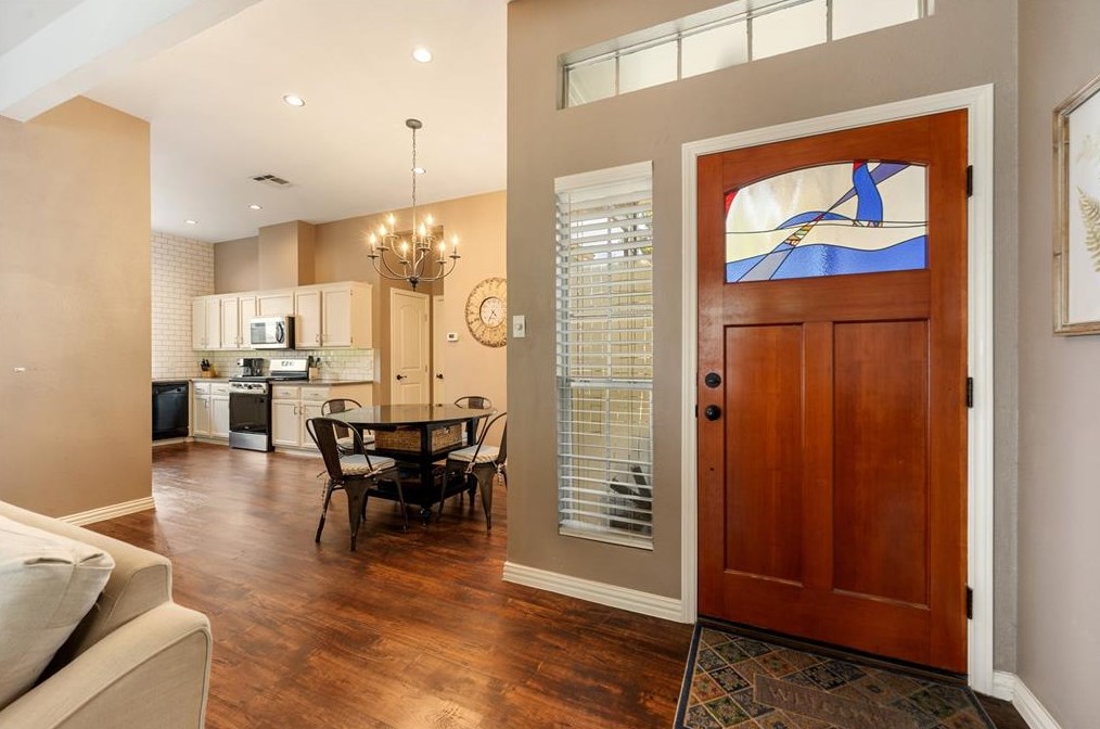 2105 Toulouse Dr, Austin, TX 78748-6065