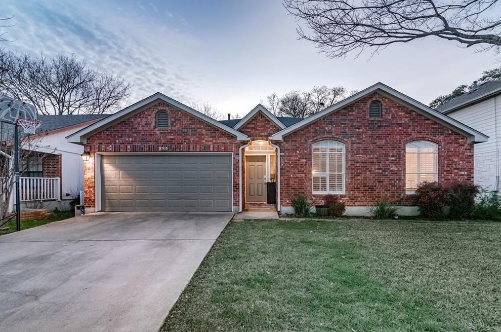 2703 S Walker Dr, Leander, TX 78641