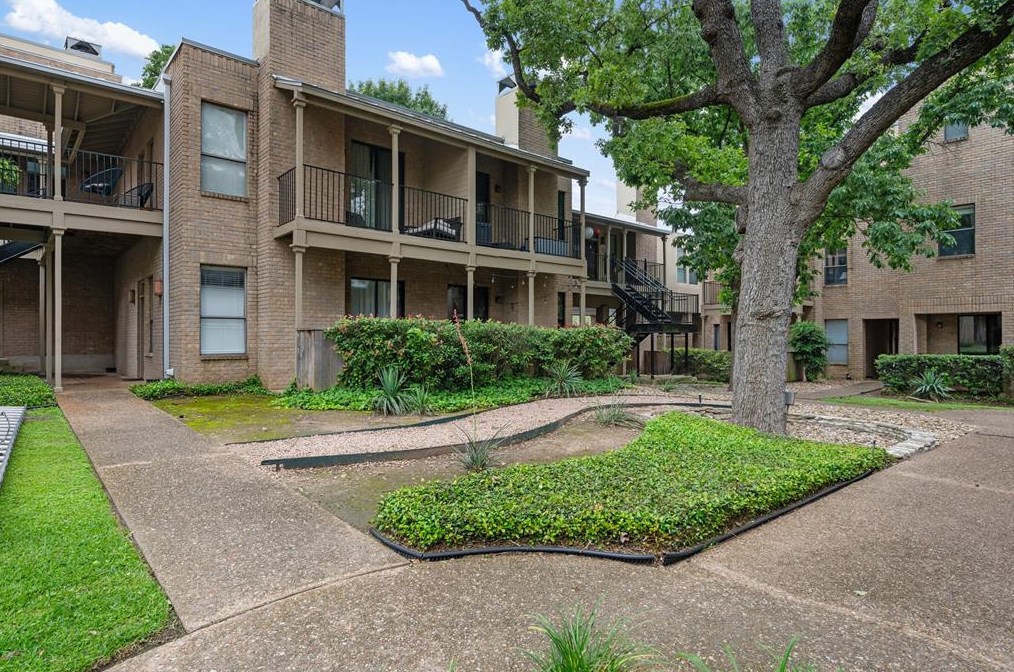 611 E 45th St Apt 7, Austin, TX 78751