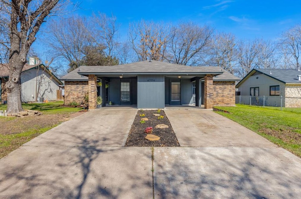 4704 Rocking Chair Rd, Austin TX  78744-3745 exterior