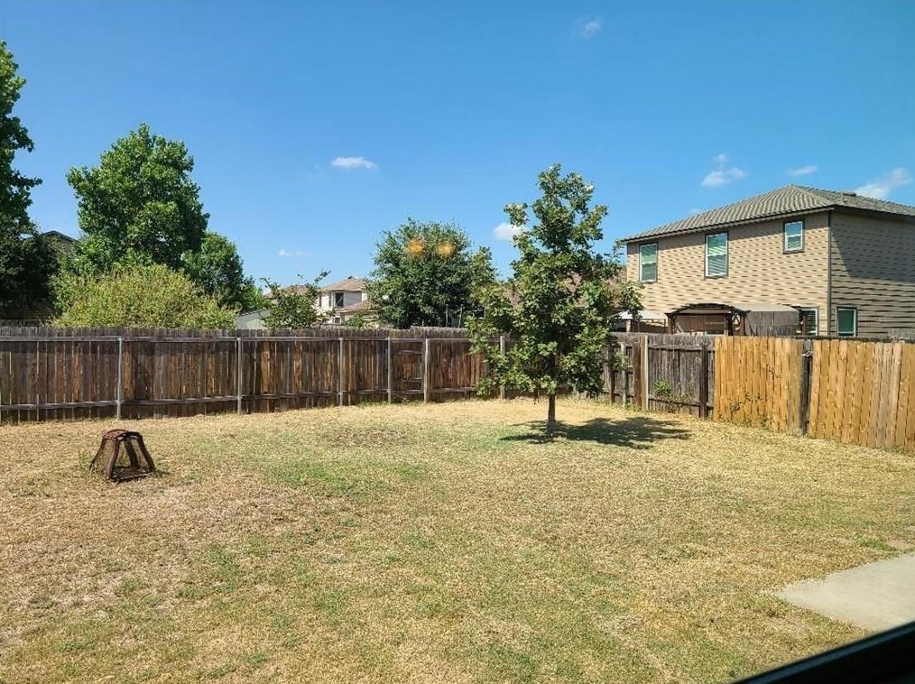 600 Big Bend Trl, Taylor, TX 76574-7041