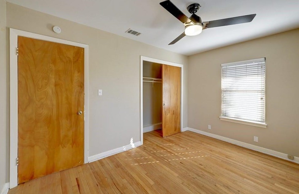 1304 Hillcrest Dr, Austin TX  78723-1847 exterior