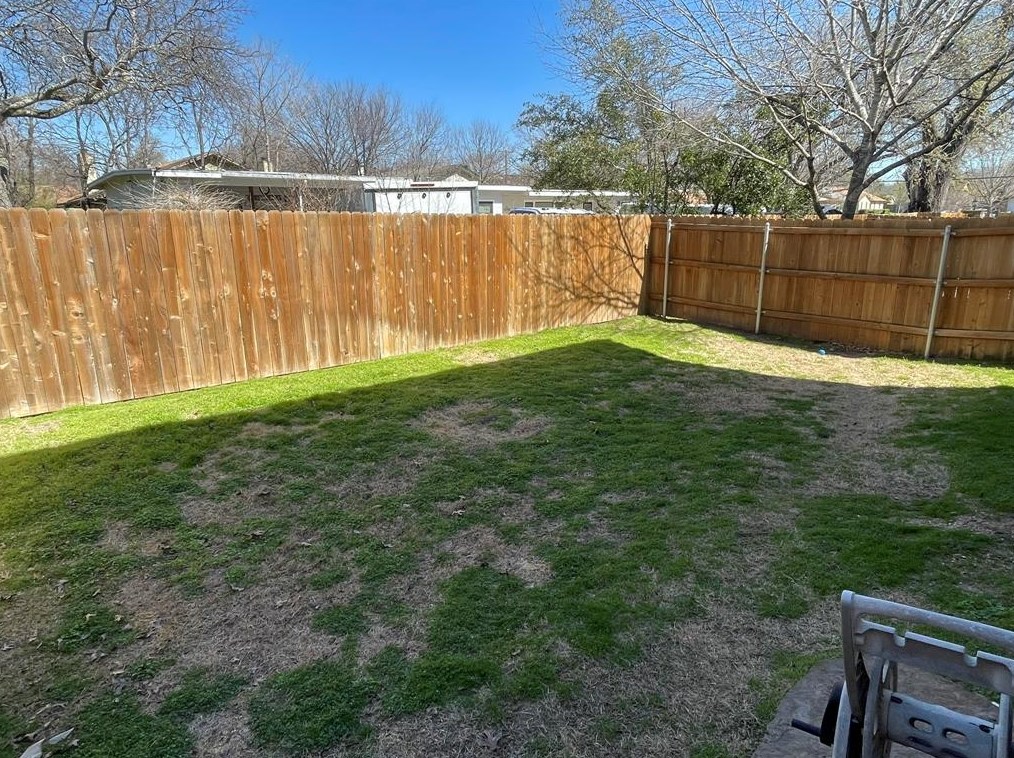 10700 Macmora Rd, Austin TX  78758-4618 exterior