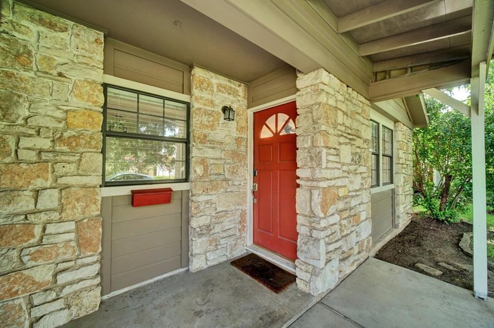 1804 Piedmont Ave, Austin TX  78757-2237 exterior