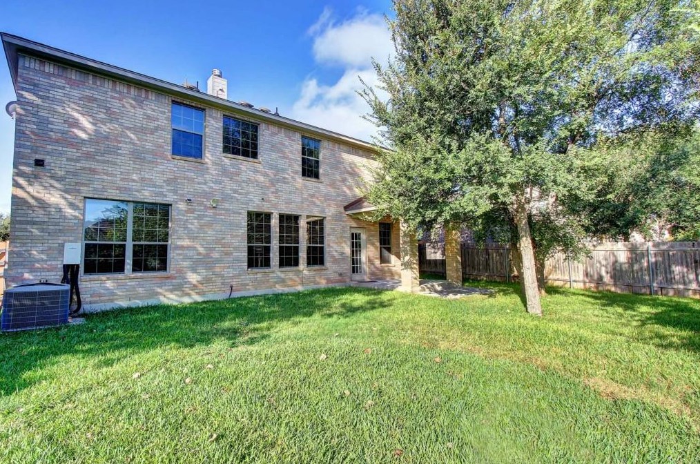 412 Island Oak Dr, Austin TX  78748-3895 exterior