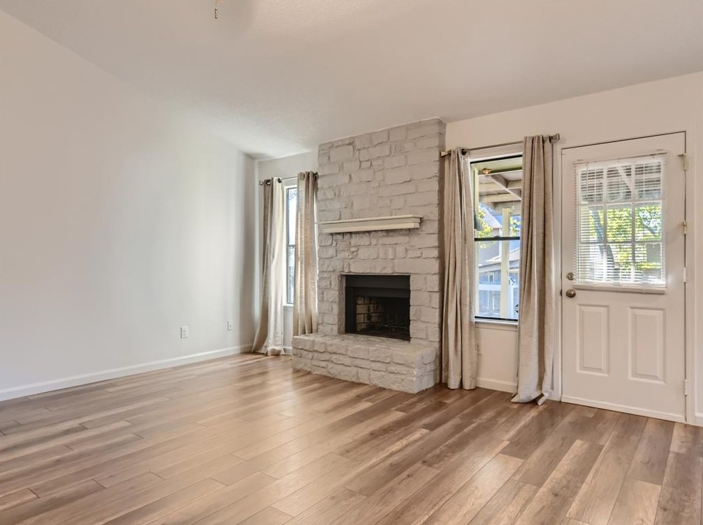 1013 Tensley Trl, Austin TX 78748-6489 exterior