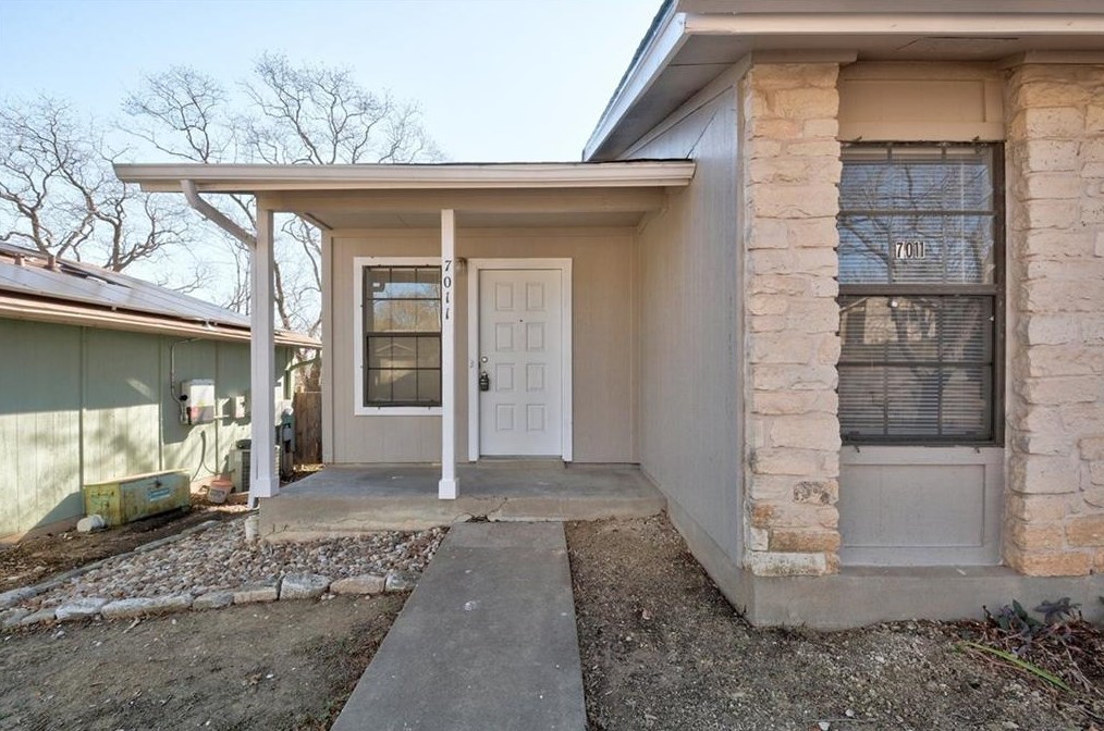 7011 Hillcroft Dr, Austin TX  78724-3647 exterior