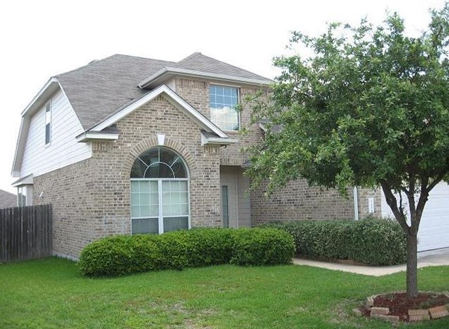 2744 Kickapoo Cavern Dr, Pflugerville, TX 78660-7742