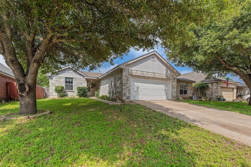 1515 Parkwood Dr, Leander, TX 78641-8613