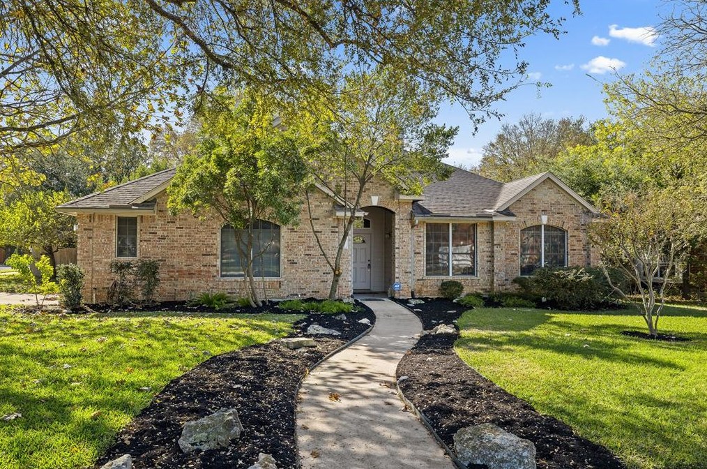 2811 Yandall Dr, Austin, TX 78748-2083